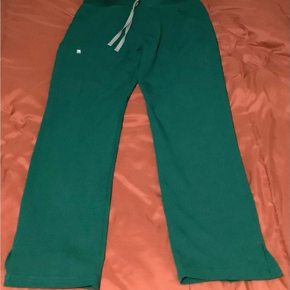 Figs Scrub Hunter Green Kade Cargo Womens Pants Small Petite S/P - Picture 2 of 8